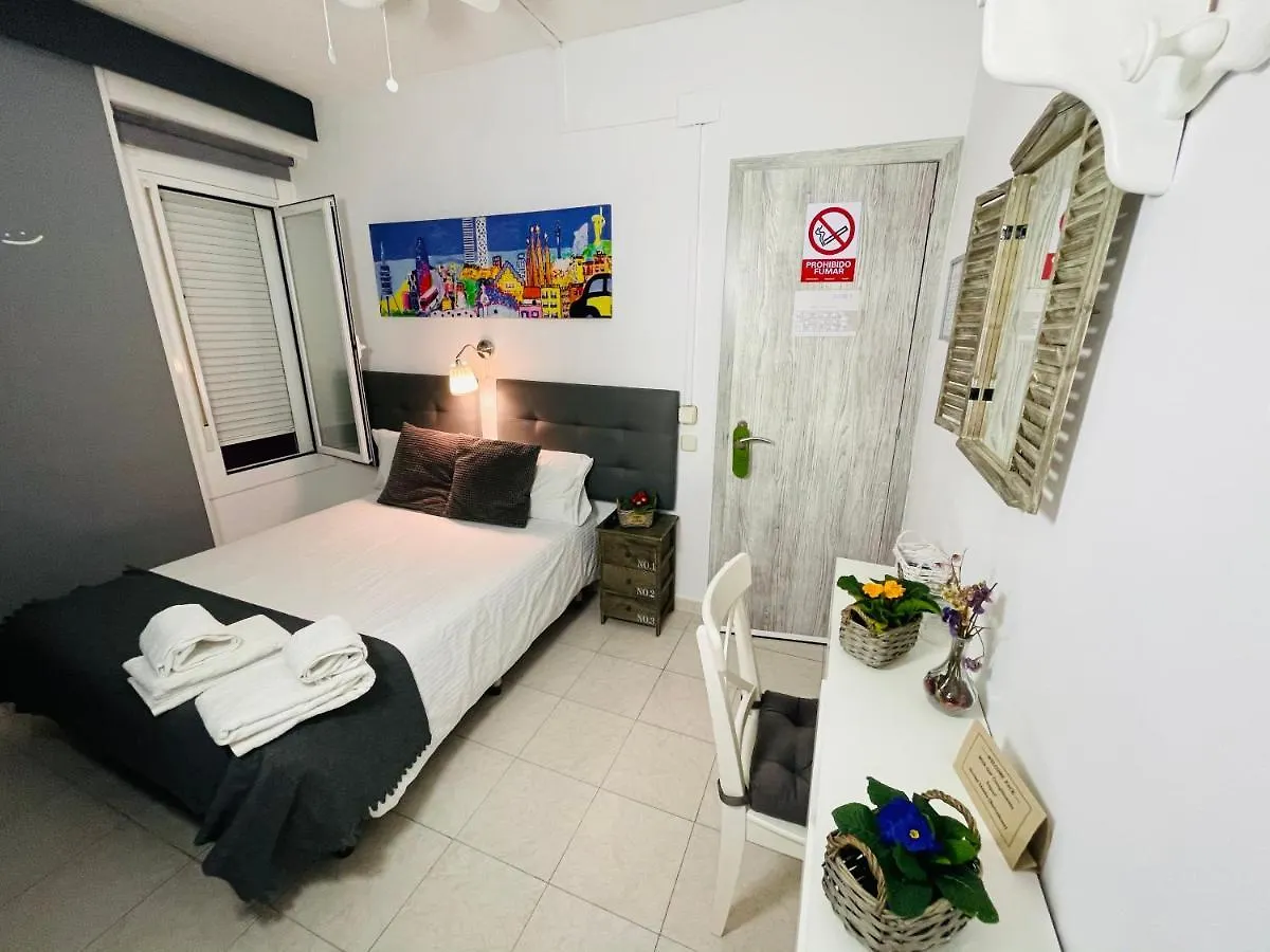 Hostal Lleida Barcelona Guest house