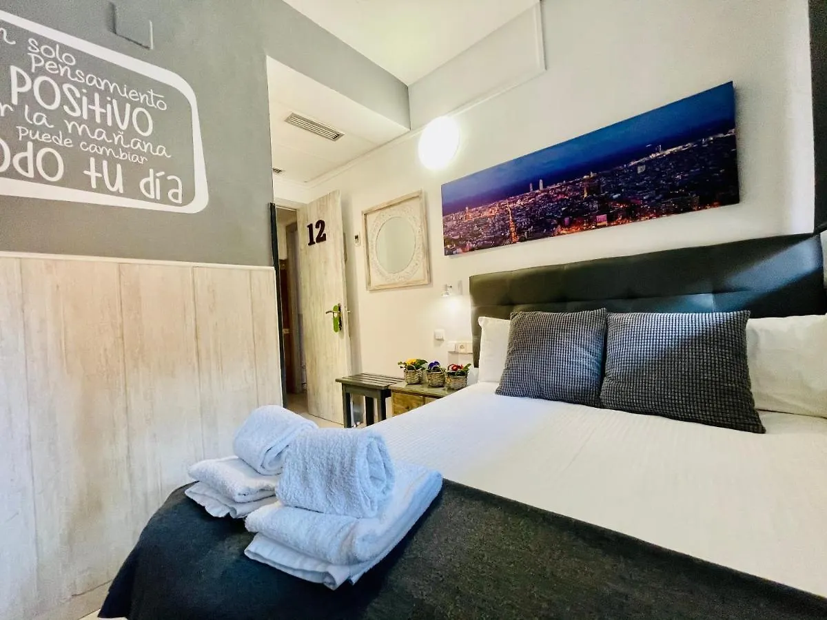 Hostal Lleida Barcelona Guest house