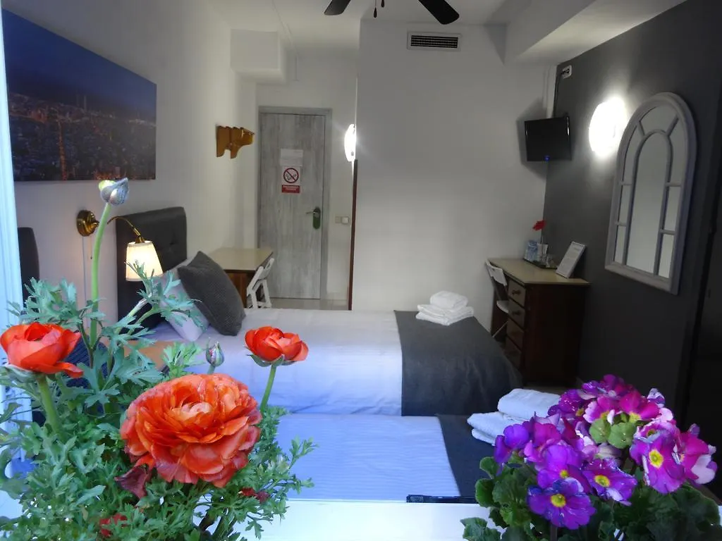 Hostal Lleida Barcelona Guest house
