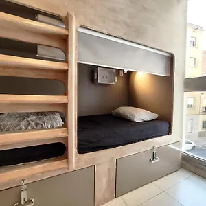https://hostel-one-sants.top-hotels-tarragona.com