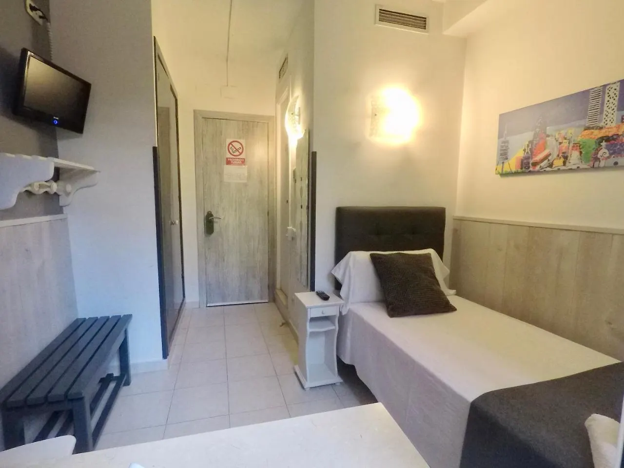 Hostal Lleida Barcellona Spagna