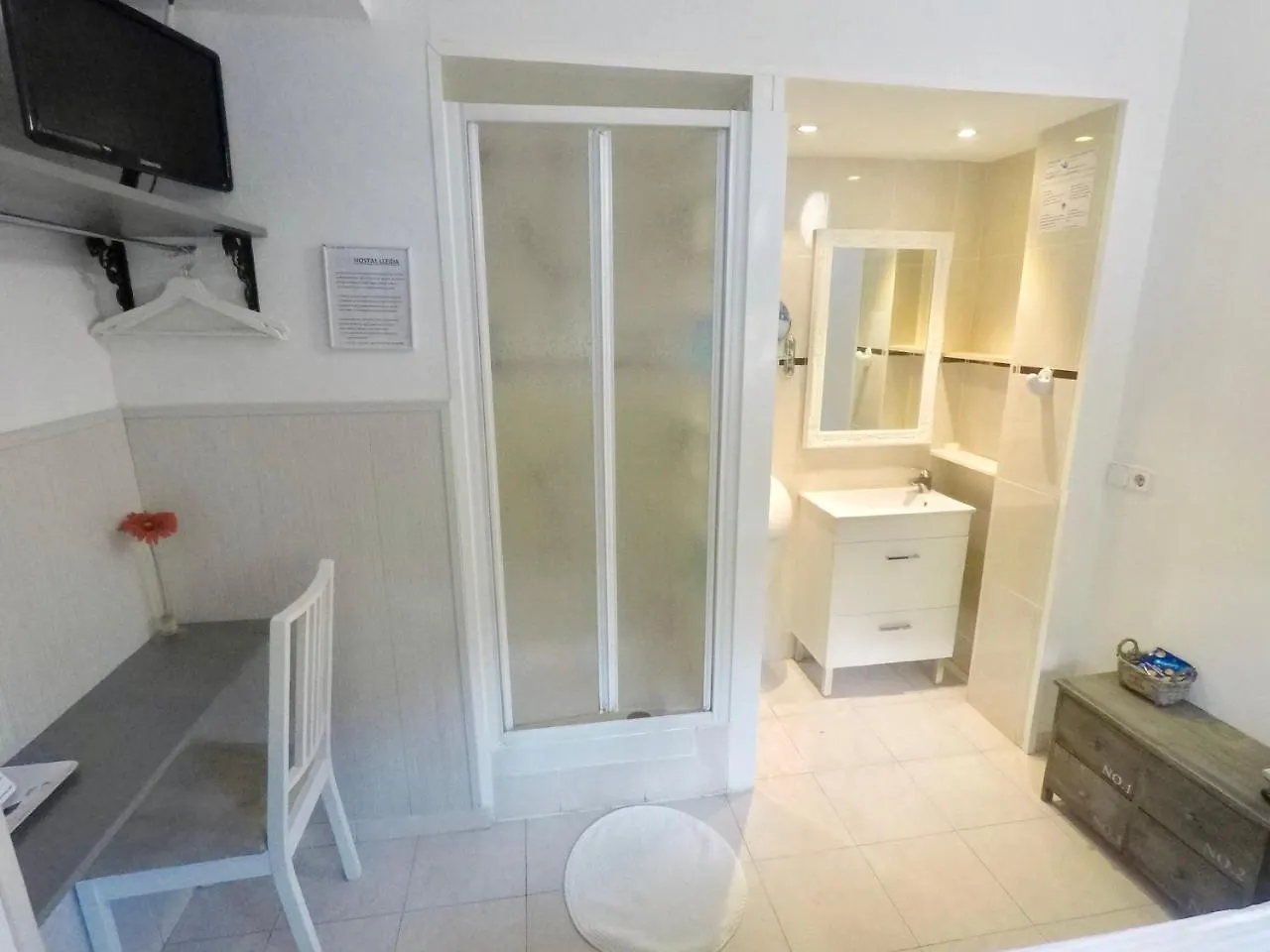 Affittacamere Hostal Lleida Barcellona