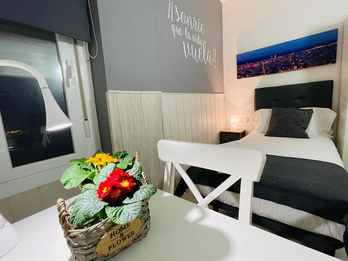 Hostal Lleida Barcelona Guest house