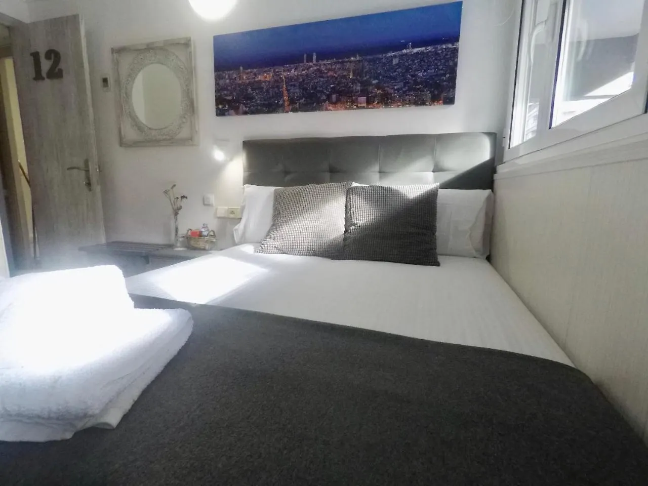 Guest house Hostal Lleida Barcelona